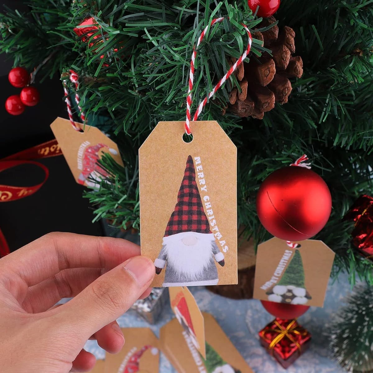 Geschenkanhänger aus Kraftpapier