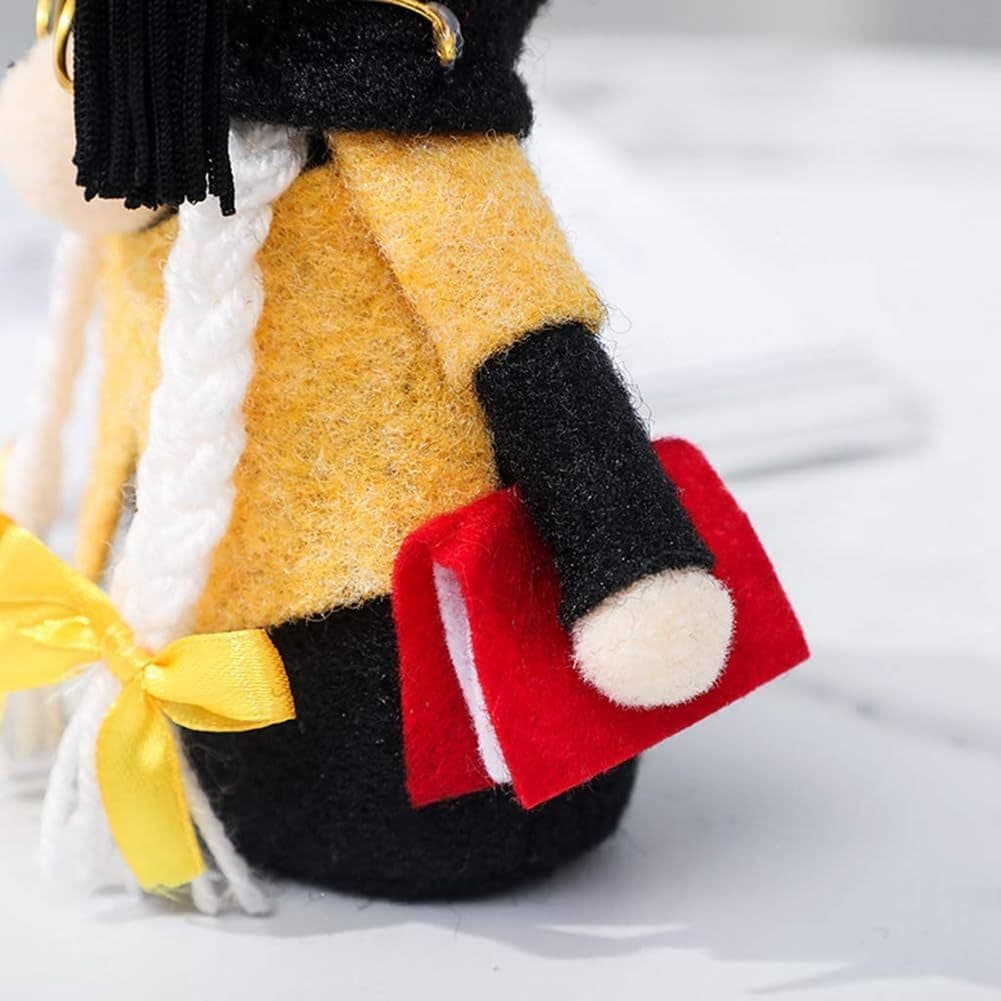 Abschluss-Figur als Geschenk